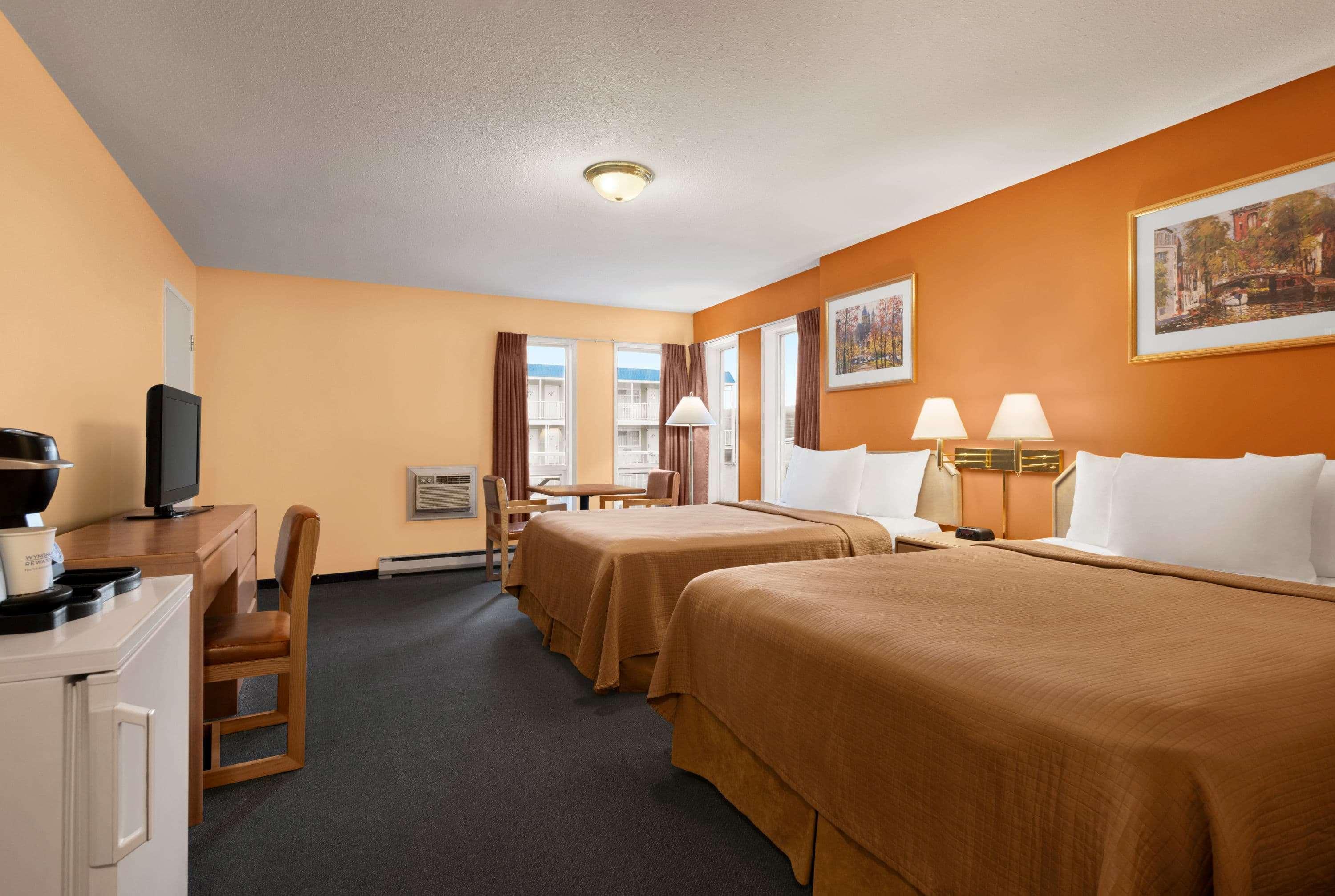 Travelodge By Wyndham Quesnel Bc Экстерьер фото