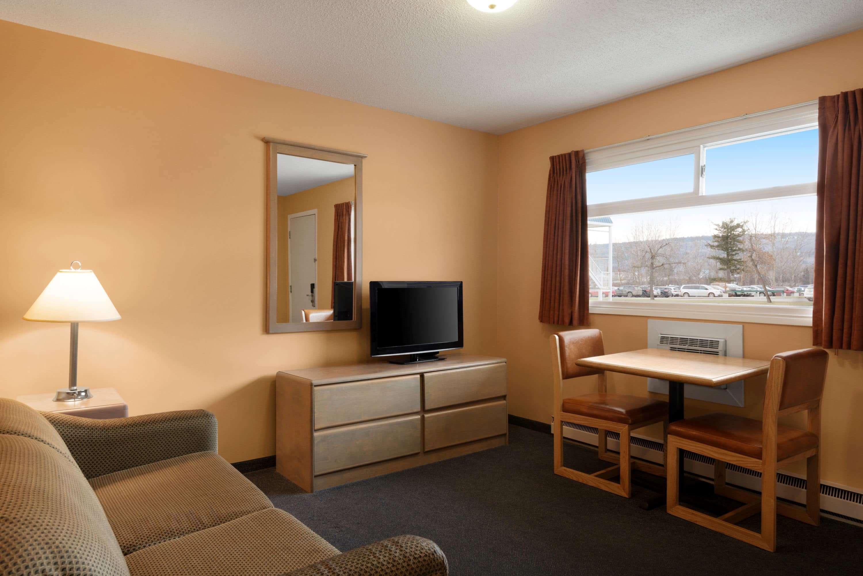 Travelodge By Wyndham Quesnel Bc Экстерьер фото