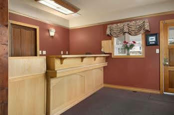 Travelodge By Wyndham Quesnel Bc Экстерьер фото
